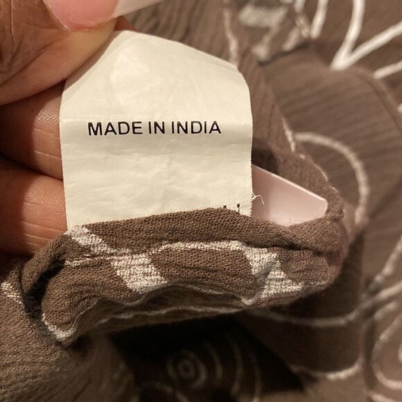 Brown Long Sleeve Dress with Geometric Patterns - Picture 6 of 7